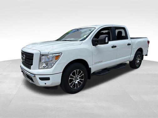 Glacier White 2024 Nissan Titan SV