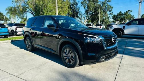 2025 Nissan Pathfinder S