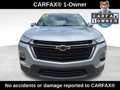Sterling Gray Metallic 2023 Chevrolet Traverse LT Cloth