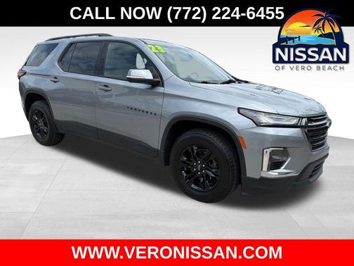 Sterling Gray Metallic 2023 Chevrolet Traverse LT Cloth