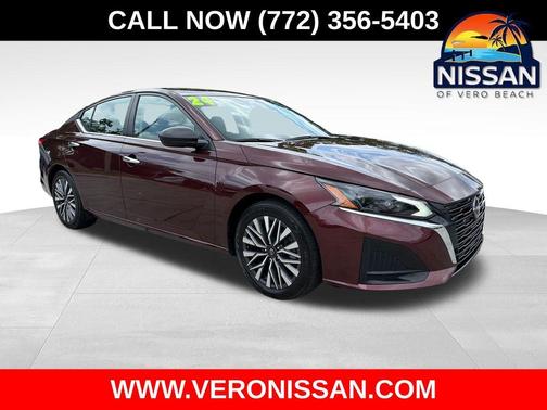 Garnet Pearl Me 2024 Nissan Altima 2.5 SV
