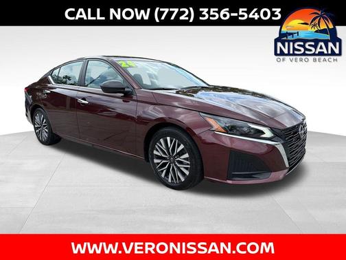 Garnet Pearl Me 2024 Nissan Altima 2.5 SV
