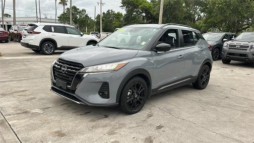 2023 Nissan Kicks SR