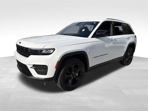 2022 Jeep Grand Cherokee Altitude