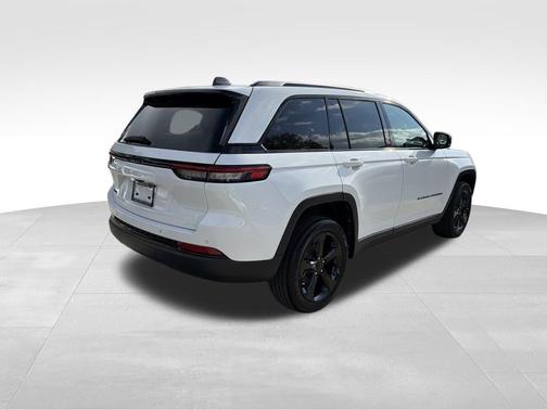 2022 Jeep Grand Cherokee Altitude