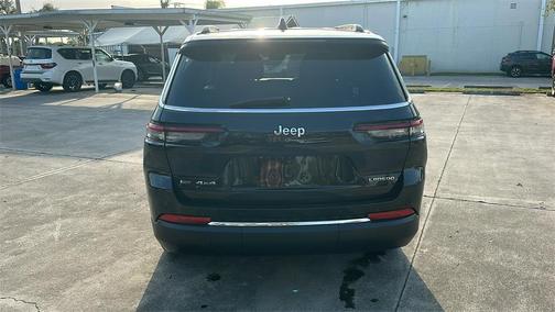 2022 Jeep Grand Cherokee L Laredo