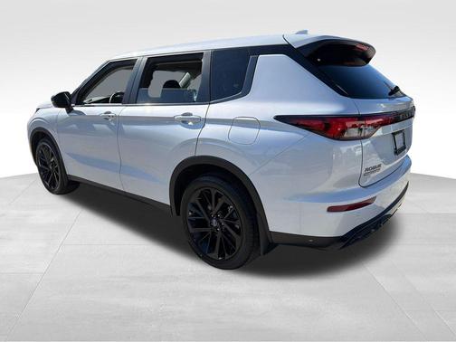 Alpine Frost 2026 Nissan Rogue SL