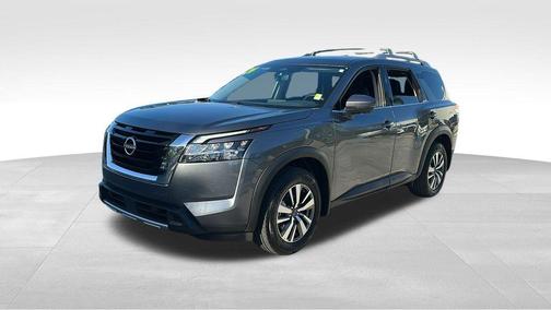 2024 Nissan Pathfinder SL