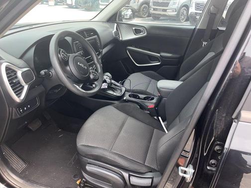 Black 2023 Kia Soul LX