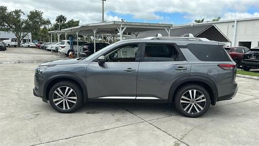 2025 Nissan Pathfinder Platinum