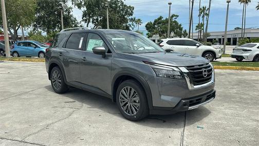 2025 Nissan Pathfinder SL