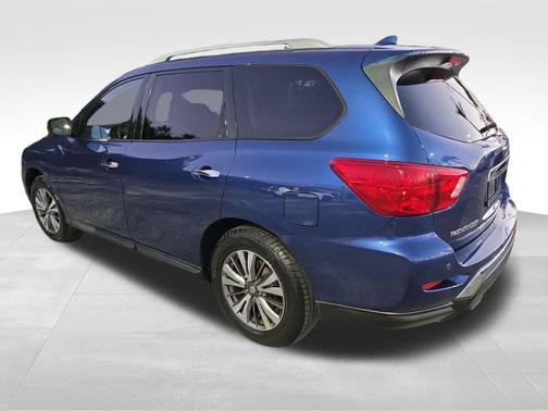 2020 Nissan Pathfinder SV