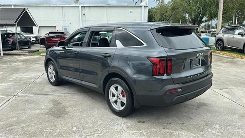 2022 Kia Sorento LX