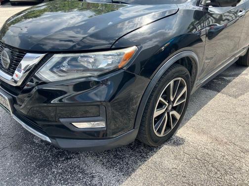 Magnetic Black Pearl 2019 Nissan Rogue SL