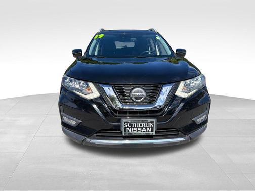 Magnetic Black Pearl 2019 Nissan Rogue SL