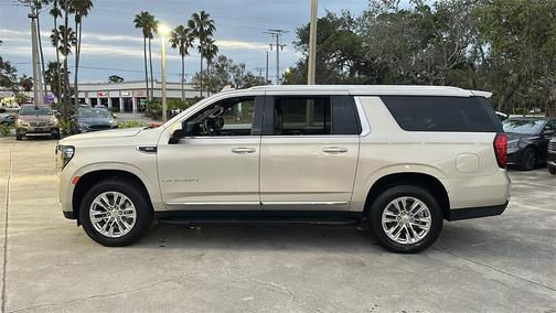 2023 GMC Yukon XL SLT
