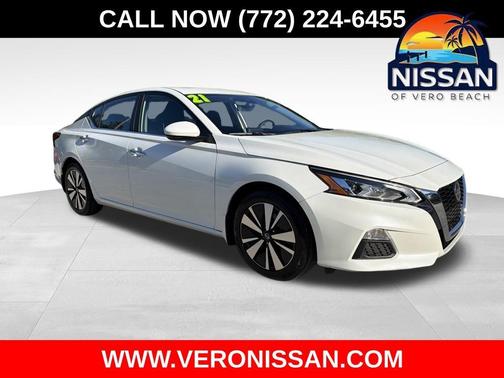 White 2021 Nissan Altima 2.5 SV