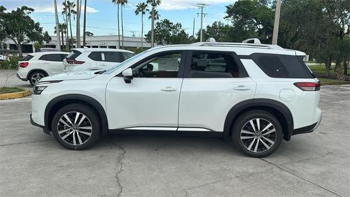 2025 Nissan Pathfinder Platinum
