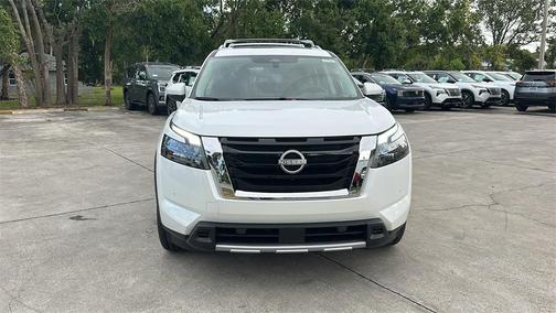 2025 Nissan Pathfinder Platinum