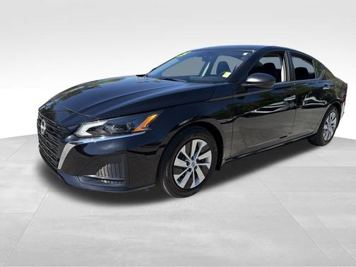 Black 2025 Nissan Altima S