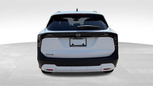 Fresh Powder 2026 Nissan Kicks SV