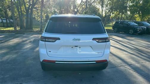 2022 Jeep Grand Cherokee L Laredo