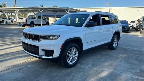 2022 Jeep Grand Cherokee L Laredo