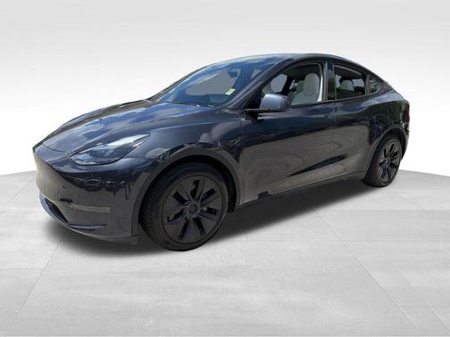 Gray 2025 Tesla Model Y Long Range