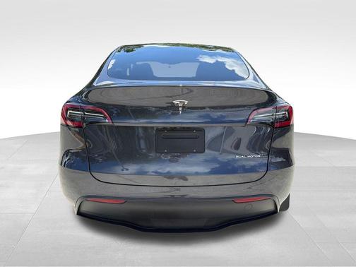 Gray 2025 Tesla Model Y Long Range