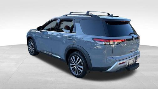 2022 Nissan Pathfinder Platinum