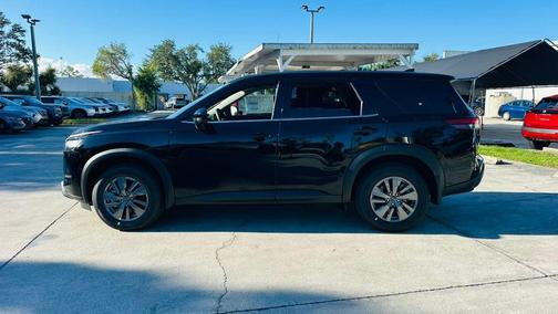 2025 Nissan Pathfinder S