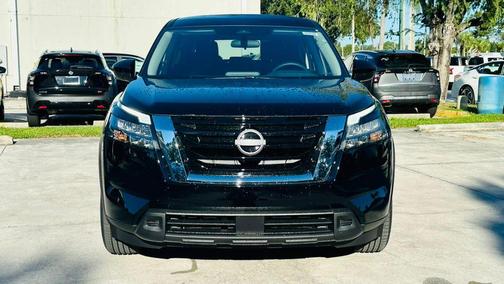 2025 Nissan Pathfinder S