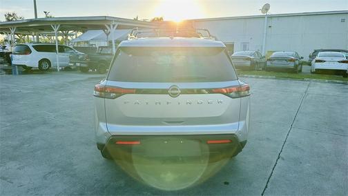 2025 Nissan Pathfinder SV