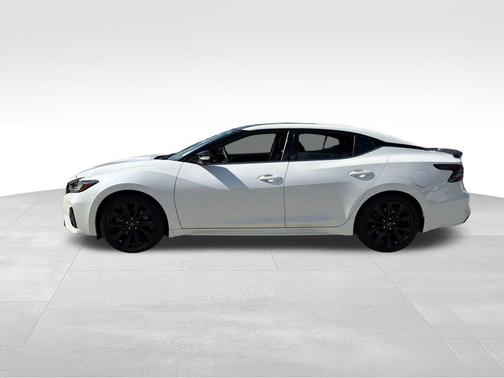 White 2023 Nissan Maxima SR