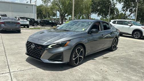 2025 Nissan Altima SR