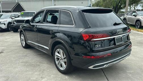 2022 Audi Q7 55 Premium Plus