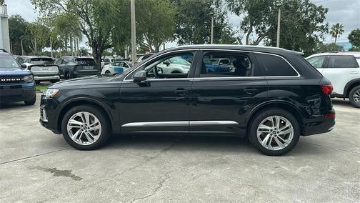 2022 Audi Q7 55 Premium Plus