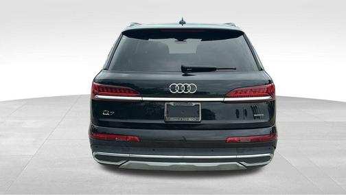 2022 Audi Q7 55 Premium Plus