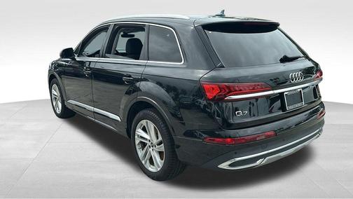 2022 Audi Q7 55 Premium Plus