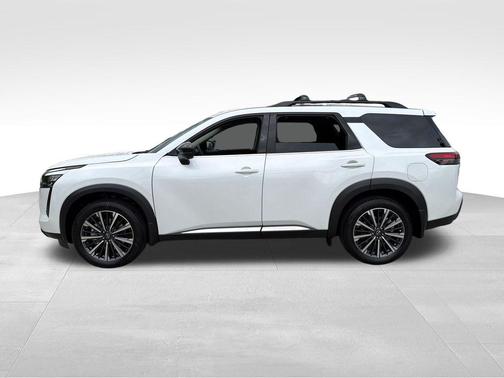Everest White P 2026 Nissan Pathfinder Platinum