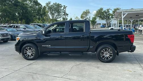 2024 Nissan Titan SV