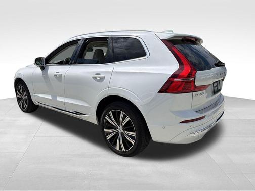 Crystal White 2023 Volvo XC60 B5 Plus Bright Theme