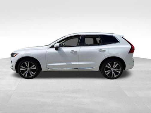 Crystal White 2023 Volvo XC60 B5 Plus Bright Theme