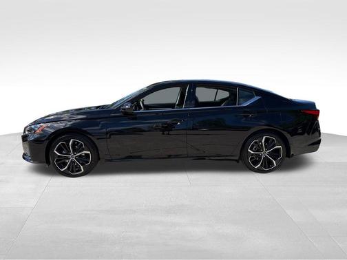 Black 2026 Nissan Altima 2.5 SR