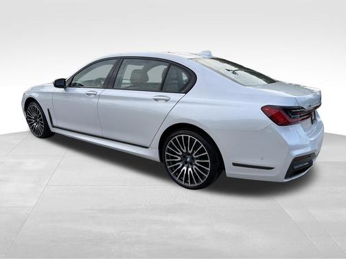 2021 BMW 750 i xDrive