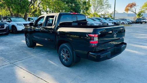 2025 Nissan Frontier SV