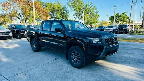 2025 Nissan Frontier SV
