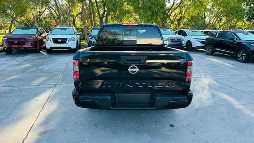 2025 Nissan Frontier SV