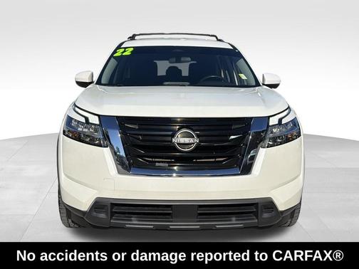 2022 Nissan Pathfinder SV