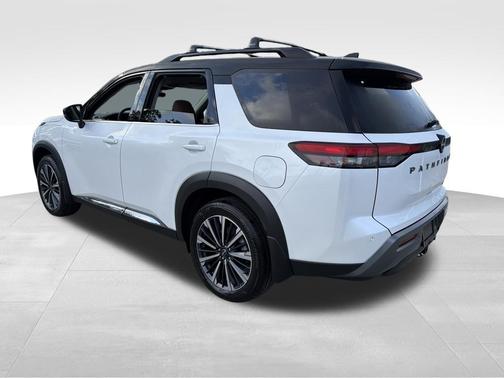 White / Black 2026 Nissan Pathfinder Platinum